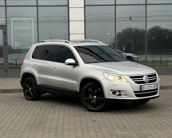 Серый Фольксваген Тигуан, объемом двигателя 2 л и пробегом 225 тыс. км за 11500 $, фото 8 на Automoto.ua