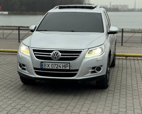 Серый Фольксваген Тигуан, объемом двигателя 2 л и пробегом 225 тыс. км за 11500 $, фото 31 на Automoto.ua