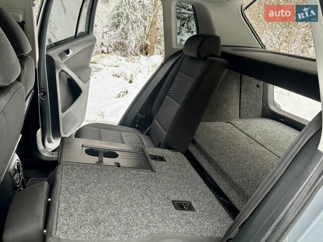 Серый Фольксваген Тигуан, объемом двигателя 2 л и пробегом 265 тыс. км за 11500 $, фото 49 на Automoto.ua