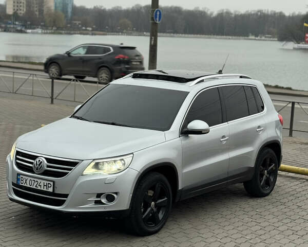 Серый Фольксваген Тигуан, объемом двигателя 2 л и пробегом 225 тыс. км за 11500 $, фото 28 на Automoto.ua