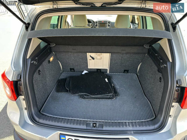 Сірий Фольксваген Тігуан, об'ємом двигуна 2 л та пробігом 295 тис. км за 8700 $, фото 13 на Automoto.ua