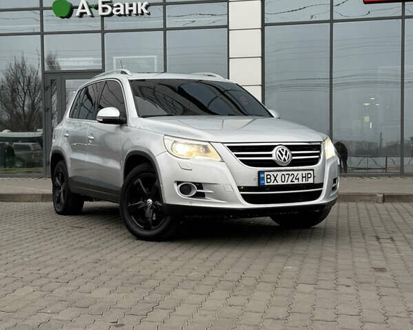 Серый Фольксваген Тигуан, объемом двигателя 2 л и пробегом 225 тыс. км за 11500 $, фото 78 на Automoto.ua