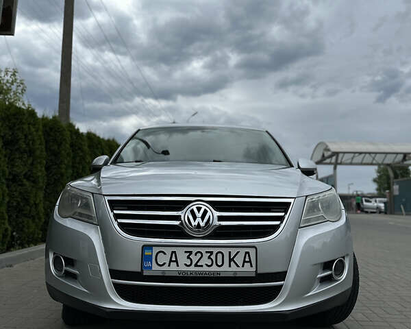 Серый Фольксваген Тигуан, объемом двигателя 1.98 л и пробегом 251 тыс. км за 9200 $, фото 4 на Automoto.ua