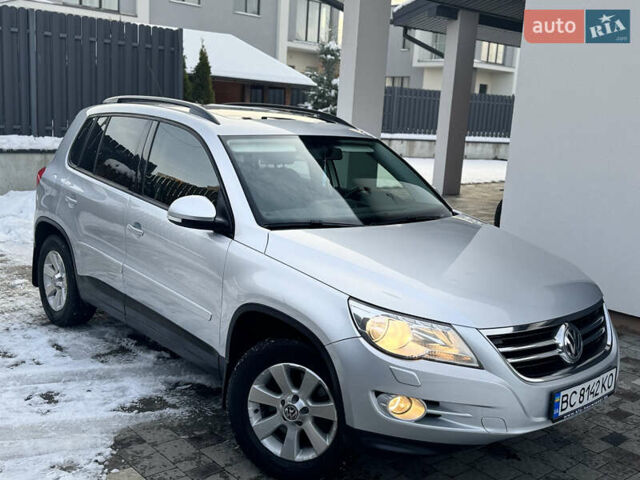 Сірий Фольксваген Тігуан, об'ємом двигуна 2 л та пробігом 157 тис. км за 9900 $, фото 6 на Automoto.ua