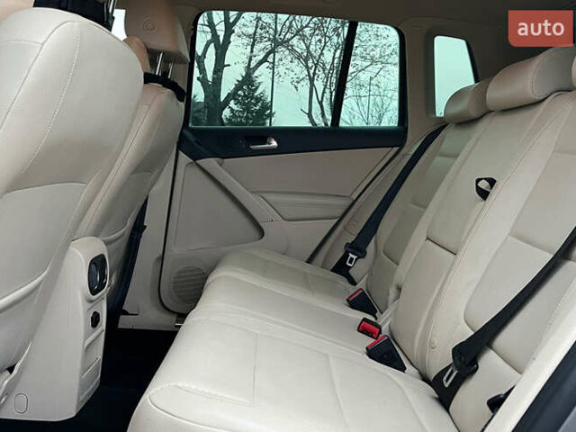 Серый Фольксваген Тигуан, объемом двигателя 1.98 л и пробегом 244 тыс. км за 11000 $, фото 21 на Automoto.ua