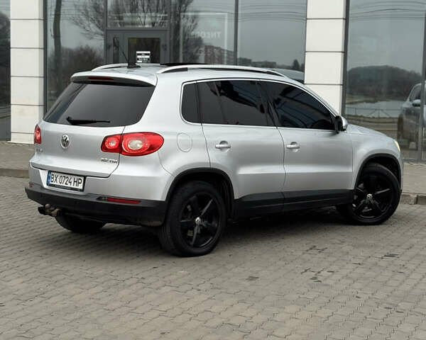 Серый Фольксваген Тигуан, объемом двигателя 2 л и пробегом 225 тыс. км за 11500 $, фото 72 на Automoto.ua