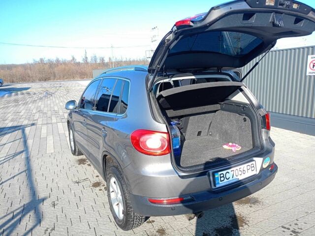 Серый Фольксваген Тигуан, объемом двигателя 2 л и пробегом 252 тыс. км за 11700 $, фото 21 на Automoto.ua