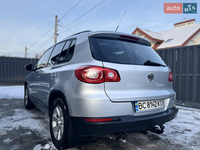 Сірий Фольксваген Тігуан, об'ємом двигуна 2 л та пробігом 157 тис. км за 9900 $, фото 11 на Automoto.ua