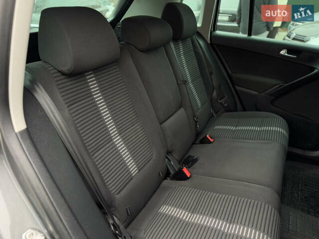 Серый Фольксваген Тигуан, объемом двигателя 2 л и пробегом 285 тыс. км за 10999 $, фото 30 на Automoto.ua