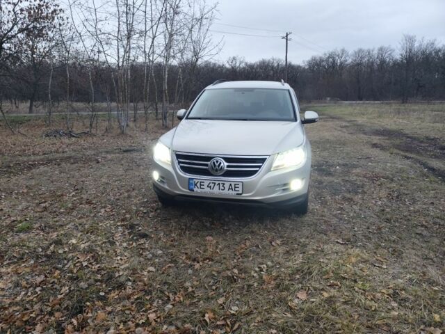 Серый Фольксваген Тигуан, объемом двигателя 2 л и пробегом 194 тыс. км за 10800 $, фото 15 на Automoto.ua