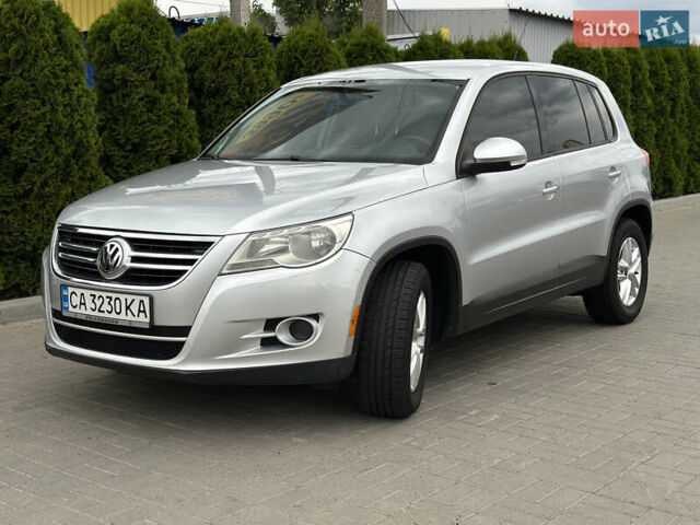 Серый Фольксваген Тигуан, объемом двигателя 1.98 л и пробегом 251 тыс. км за 9200 $, фото 2 на Automoto.ua