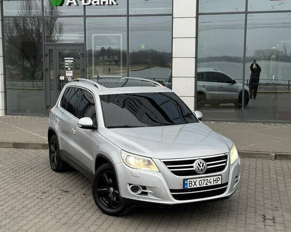 Серый Фольксваген Тигуан, объемом двигателя 2 л и пробегом 225 тыс. км за 11500 $, фото 76 на Automoto.ua