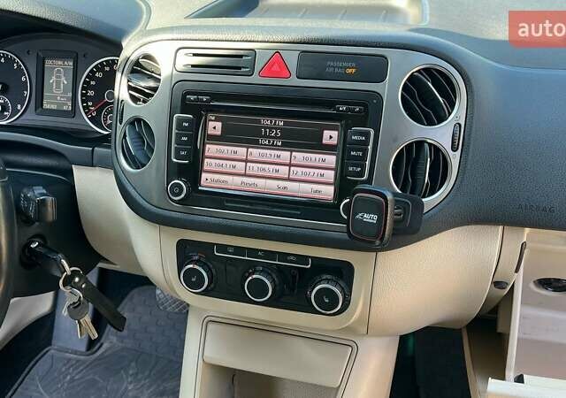 Сірий Фольксваген Тігуан, об'ємом двигуна 1.98 л та пробігом 250 тис. км за 10100 $, фото 13 на Automoto.ua