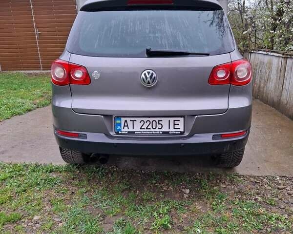 Серый Фольксваген Тигуан, объемом двигателя 1.97 л и пробегом 223 тыс. км за 15800 $, фото 4 на Automoto.ua