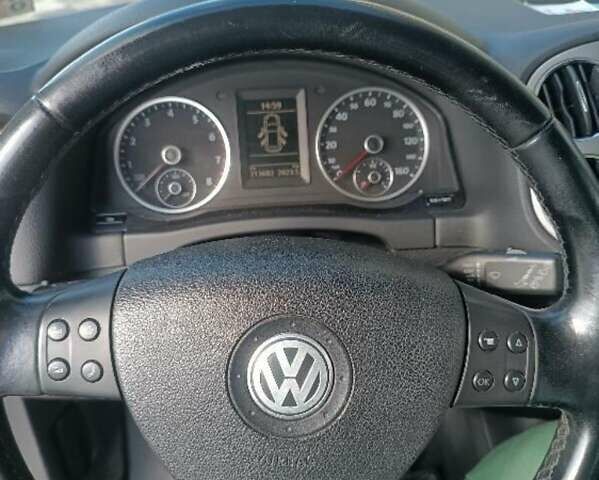 Серый Фольксваген Тигуан, объемом двигателя 1.98 л и пробегом 214 тыс. км за 8600 $, фото 9 на Automoto.ua