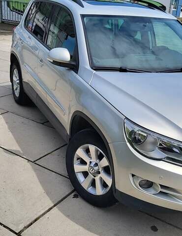 Серый Фольксваген Тигуан, объемом двигателя 1.4 л и пробегом 148 тыс. км за 9800 $, фото 2 на Automoto.ua