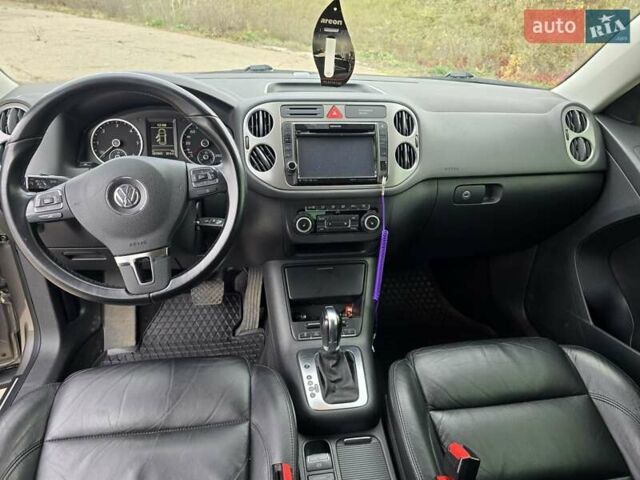 Серый Фольксваген Тигуан, объемом двигателя 2 л и пробегом 186 тыс. км за 14500 $, фото 8 на Automoto.ua