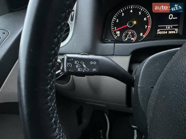 Серый Фольксваген Тигуан, объемом двигателя 1.98 л и пробегом 240 тыс. км за 11500 $, фото 34 на Automoto.ua