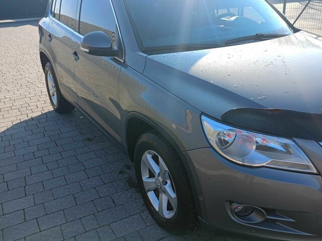 Серый Фольксваген Тигуан, объемом двигателя 2 л и пробегом 252 тыс. км за 11700 $, фото 16 на Automoto.ua