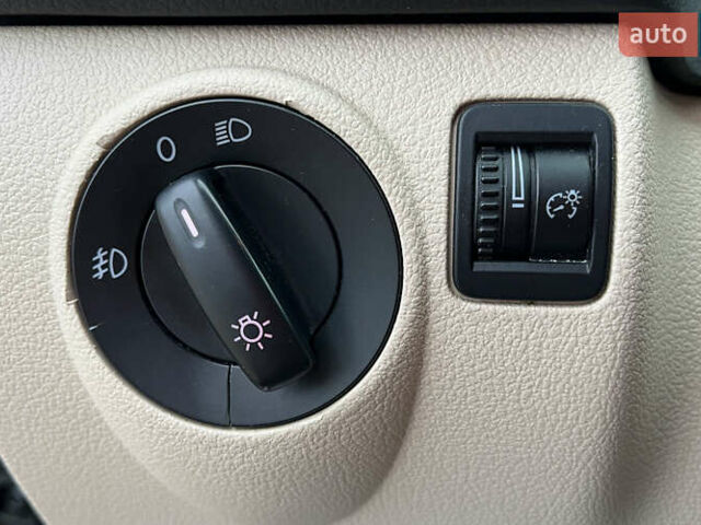 Серый Фольксваген Тигуан, объемом двигателя 1.98 л и пробегом 244 тыс. км за 11000 $, фото 13 на Automoto.ua