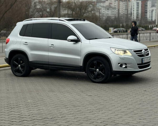 Серый Фольксваген Тигуан, объемом двигателя 2 л и пробегом 225 тыс. км за 11500 $, фото 29 на Automoto.ua