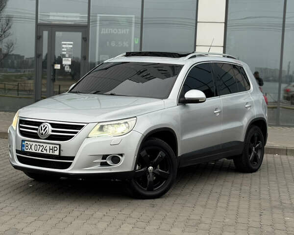 Серый Фольксваген Тигуан, объемом двигателя 2 л и пробегом 225 тыс. км за 11500 $, фото 94 на Automoto.ua