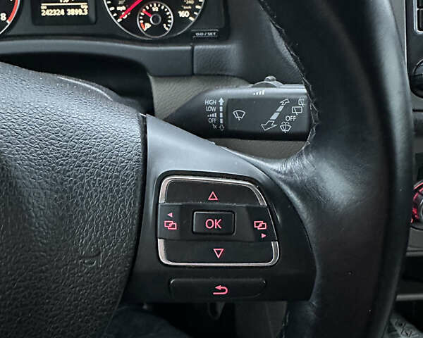 Серый Фольксваген Тигуан, объемом двигателя 1.98 л и пробегом 240 тыс. км за 11500 $, фото 36 на Automoto.ua