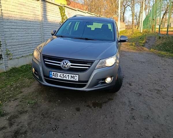 Сірий Фольксваген Тігуан, об'ємом двигуна 2 л та пробігом 288 тис. км за 9000 $, фото 7 на Automoto.ua