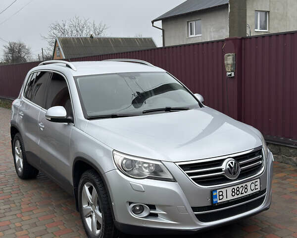 Сірий Фольксваген Тігуан, об'ємом двигуна 1.97 л та пробігом 250 тис. км за 11900 $, фото 1 на Automoto.ua