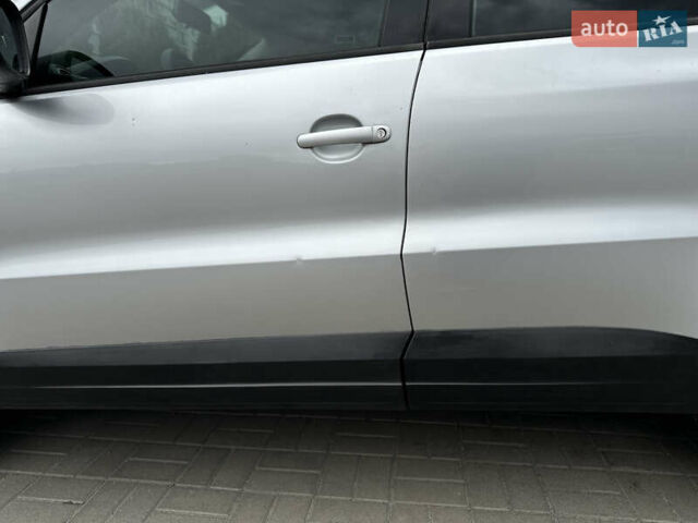 Серый Фольксваген Тигуан, объемом двигателя 1.98 л и пробегом 251 тыс. км за 9200 $, фото 17 на Automoto.ua