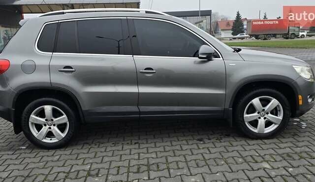 Серый Фольксваген Тигуан, объемом двигателя 2 л и пробегом 191 тыс. км за 9200 $, фото 9 на Automoto.ua