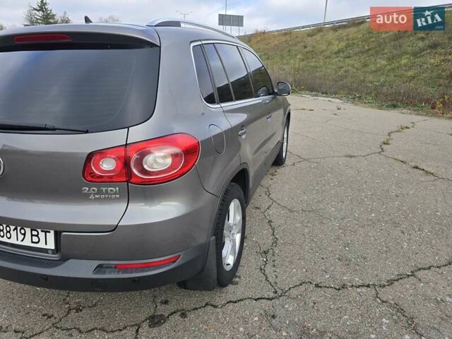 Серый Фольксваген Тигуан, объемом двигателя 2 л и пробегом 186 тыс. км за 14500 $, фото 6 на Automoto.ua