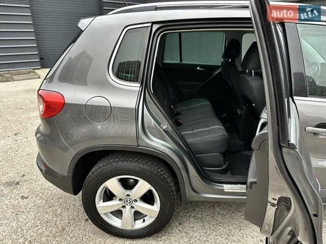 Серый Фольксваген Тигуан, объемом двигателя 2 л и пробегом 285 тыс. км за 10450 $, фото 21 на Automoto.ua