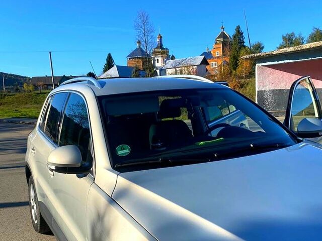 Серый Фольксваген Тигуан, объемом двигателя 2 л и пробегом 300 тыс. км за 12200 $, фото 6 на Automoto.ua