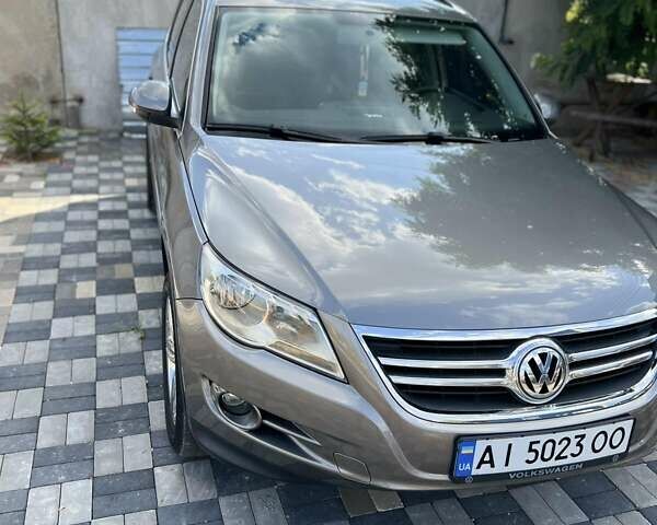 Серый Фольксваген Тигуан, объемом двигателя 1.97 л и пробегом 179 тыс. км за 12600 $, фото 9 на Automoto.ua