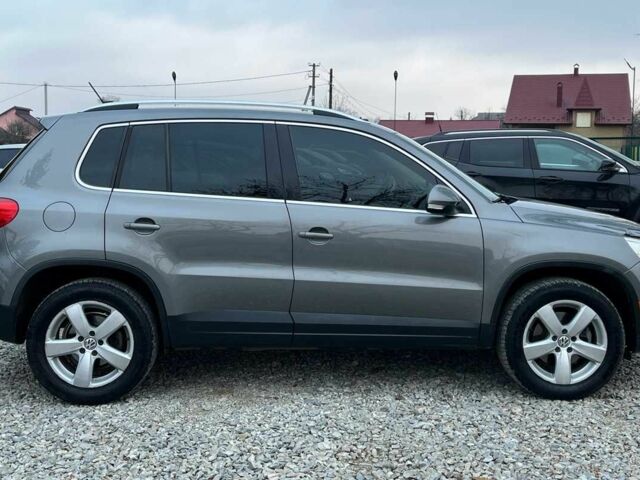 Серый Фольксваген Тигуан, объемом двигателя 2 л и пробегом 244 тыс. км за 11000 $, фото 8 на Automoto.ua