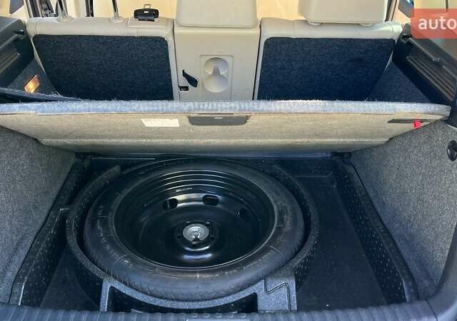 Сірий Фольксваген Тігуан, об'ємом двигуна 1.98 л та пробігом 250 тис. км за 10100 $, фото 10 на Automoto.ua