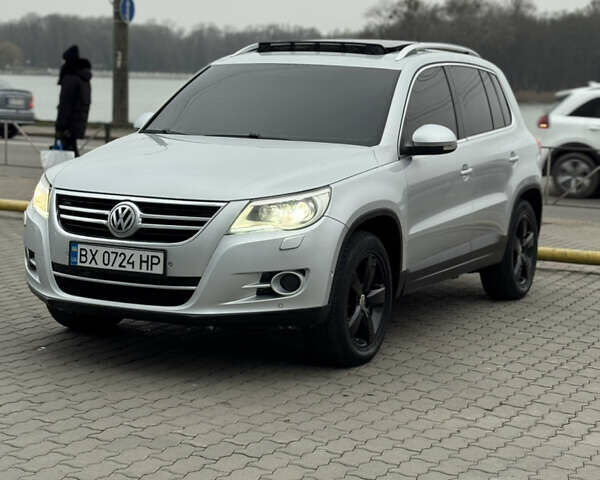 Серый Фольксваген Тигуан, объемом двигателя 2 л и пробегом 225 тыс. км за 11500 $, фото 43 на Automoto.ua