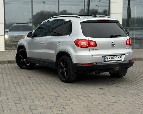 Серый Фольксваген Тигуан, объемом двигателя 2 л и пробегом 225 тыс. км за 11500 $, фото 25 на Automoto.ua
