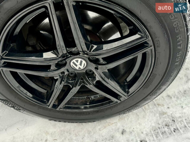 Серый Фольксваген Тигуан, объемом двигателя 2 л и пробегом 265 тыс. км за 11500 $, фото 32 на Automoto.ua