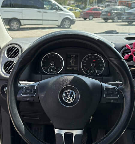 Серый Фольксваген Тигуан, объемом двигателя 1.98 л и пробегом 175 тыс. км за 10000 $, фото 9 на Automoto.ua