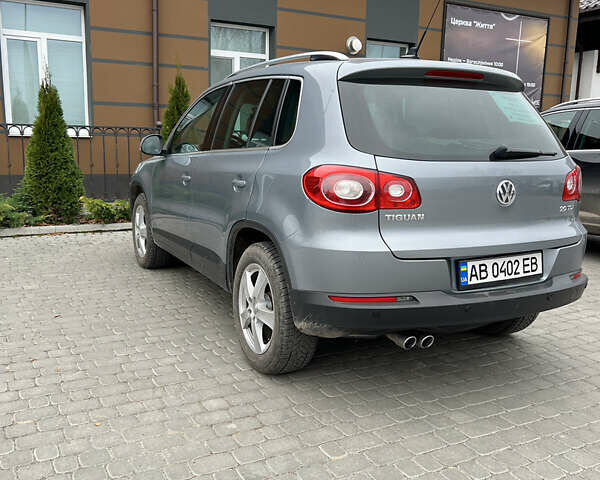 Серый Фольксваген Тигуан, объемом двигателя 1.97 л и пробегом 124 тыс. км за 11000 $, фото 2 на Automoto.ua