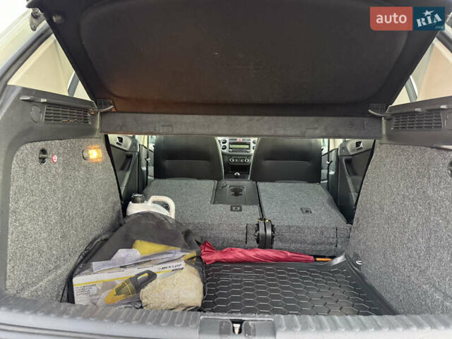 Серый Фольксваген Тигуан, объемом двигателя 1.97 л и пробегом 160 тыс. км за 13950 $, фото 52 на Automoto.ua