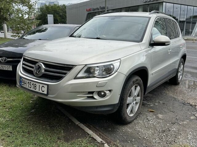 Серый Фольксваген Тигуан, объемом двигателя 2 л и пробегом 132 тыс. км за 10900 $, фото 23 на Automoto.ua
