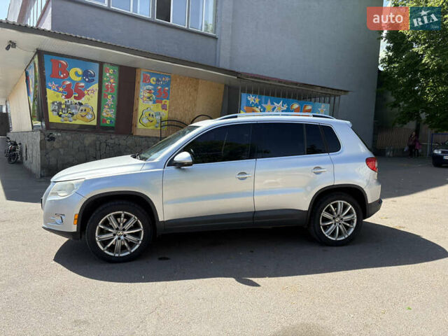Серый Фольксваген Тигуан, объемом двигателя 1.98 л и пробегом 175 тыс. км за 10000 $, фото 5 на Automoto.ua