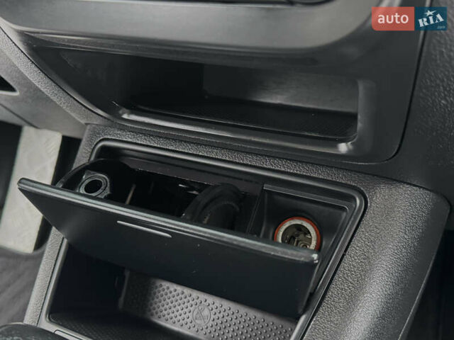 Серый Фольксваген Тигуан, объемом двигателя 2 л и пробегом 265 тыс. км за 11500 $, фото 42 на Automoto.ua