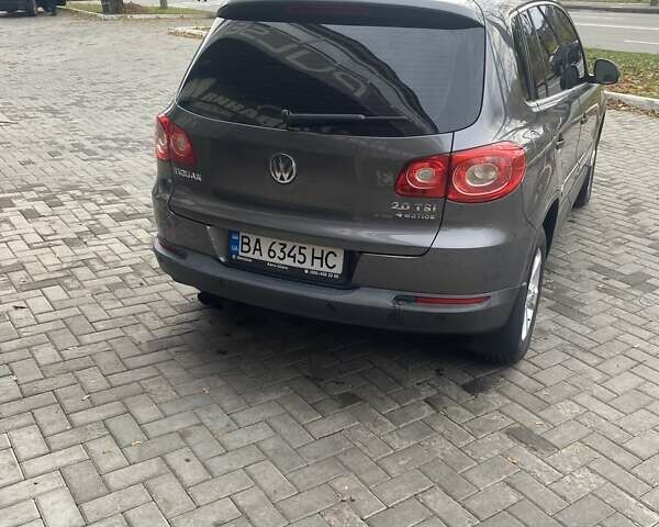 Сірий Фольксваген Тігуан, об'ємом двигуна 1.98 л та пробігом 167 тис. км за 10500 $, фото 3 на Automoto.ua