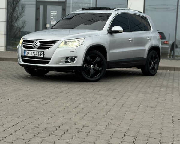 Серый Фольксваген Тигуан, объемом двигателя 2 л и пробегом 225 тыс. км за 11500 $, фото 83 на Automoto.ua