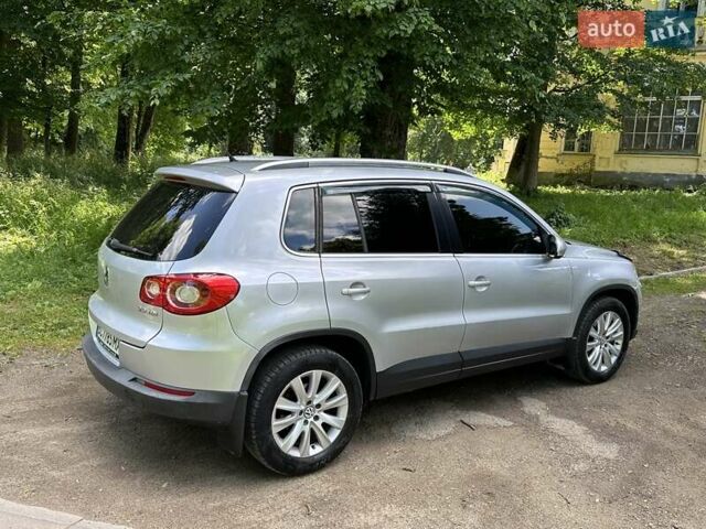 Сірий Фольксваген Тігуан, об'ємом двигуна 2 л та пробігом 268 тис. км за 11600 $, фото 3 на Automoto.ua