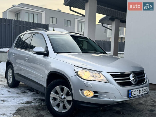 Серый Фольксваген Тигуан, объемом двигателя 2 л и пробегом 158 тыс. км за 9550 $, фото 1 на Automoto.ua